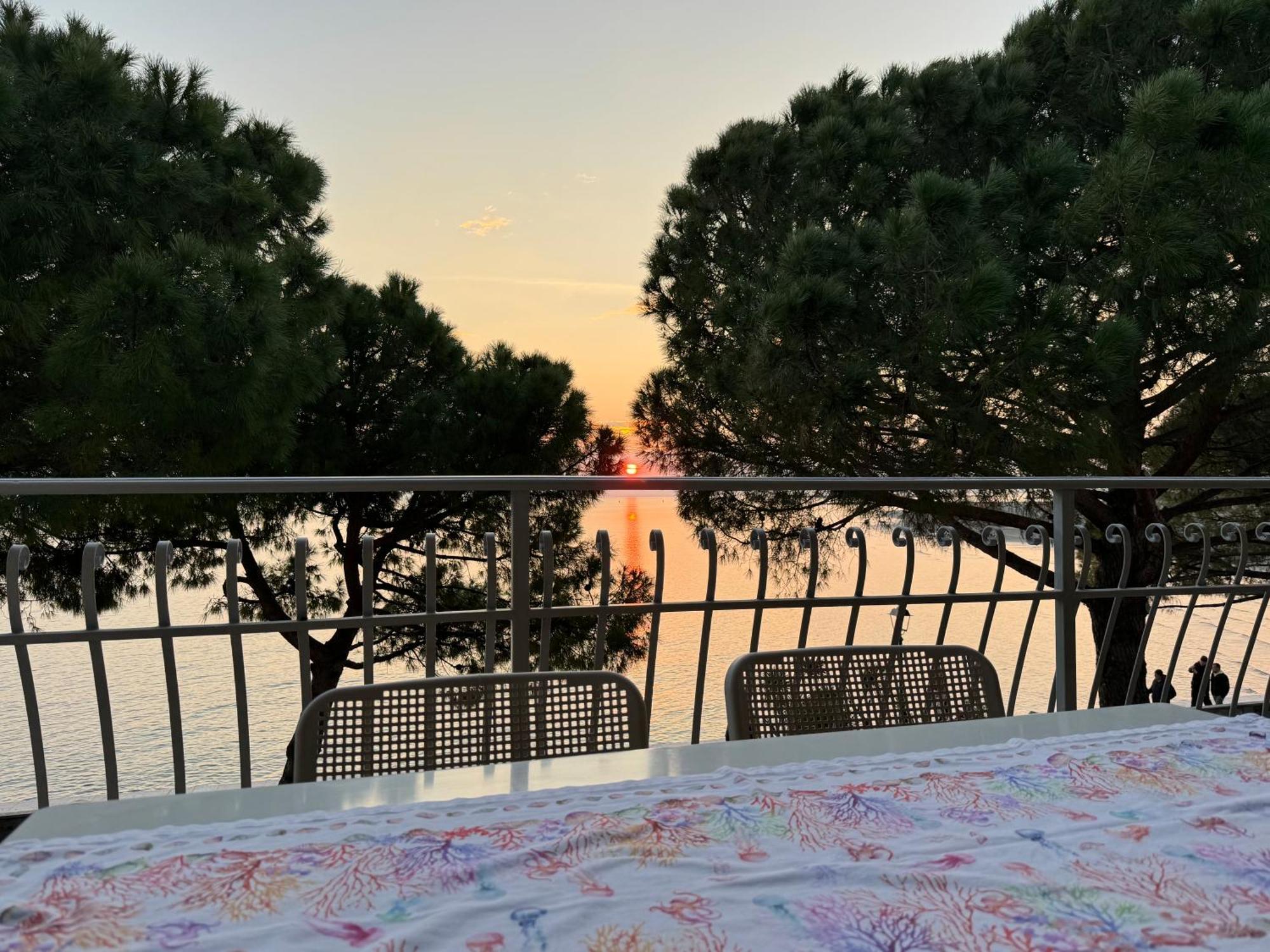 Apartment Mit Meerblick Am Strand Costa Azzura Grado Exterior foto